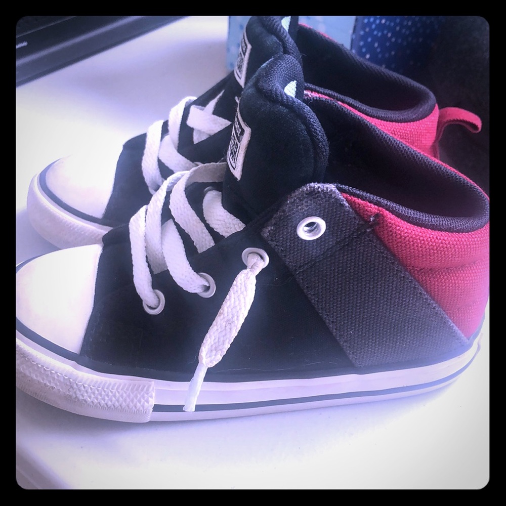 Converse size 9 toddler sneakers